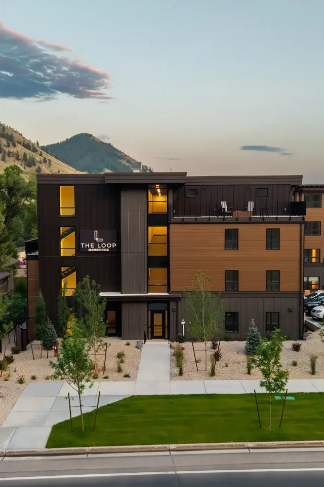 exterior and amenities 10
