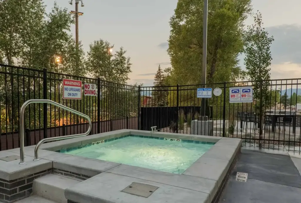 exterior and amenities 61 rl